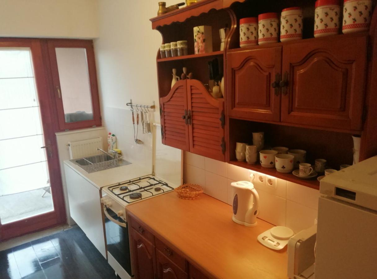 Vizaknai Apartmanhaz Szekesfehervar Bagian luar foto