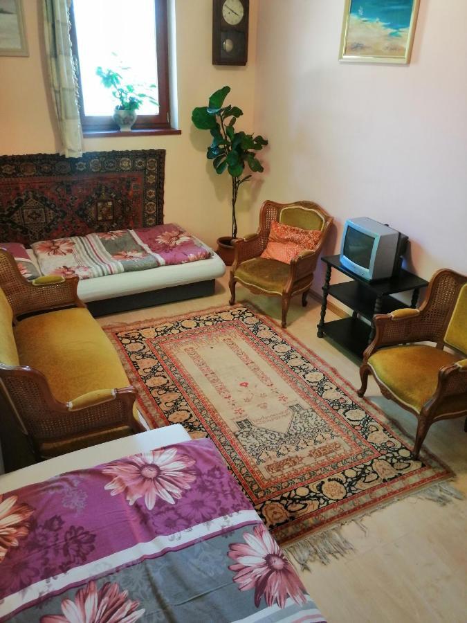 Vizaknai Apartmanhaz Szekesfehervar Bagian luar foto